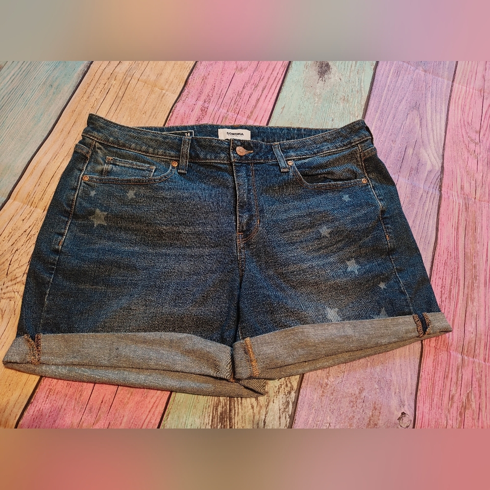 Size 14 Star-Patterned Women's Shorts #0324